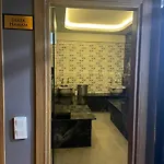 Edwin Hotel 3*