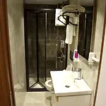 Hotel Edwin 3*