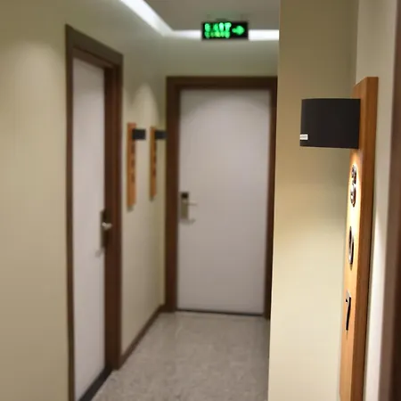 Edwin Отель 3*