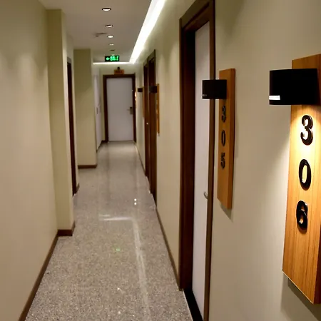 Edwin Hotel 3*